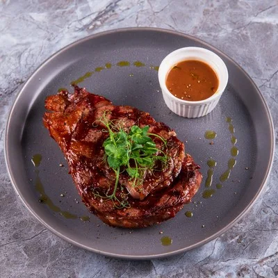 Стриплойн-стейк «Choice» Kazbeef
